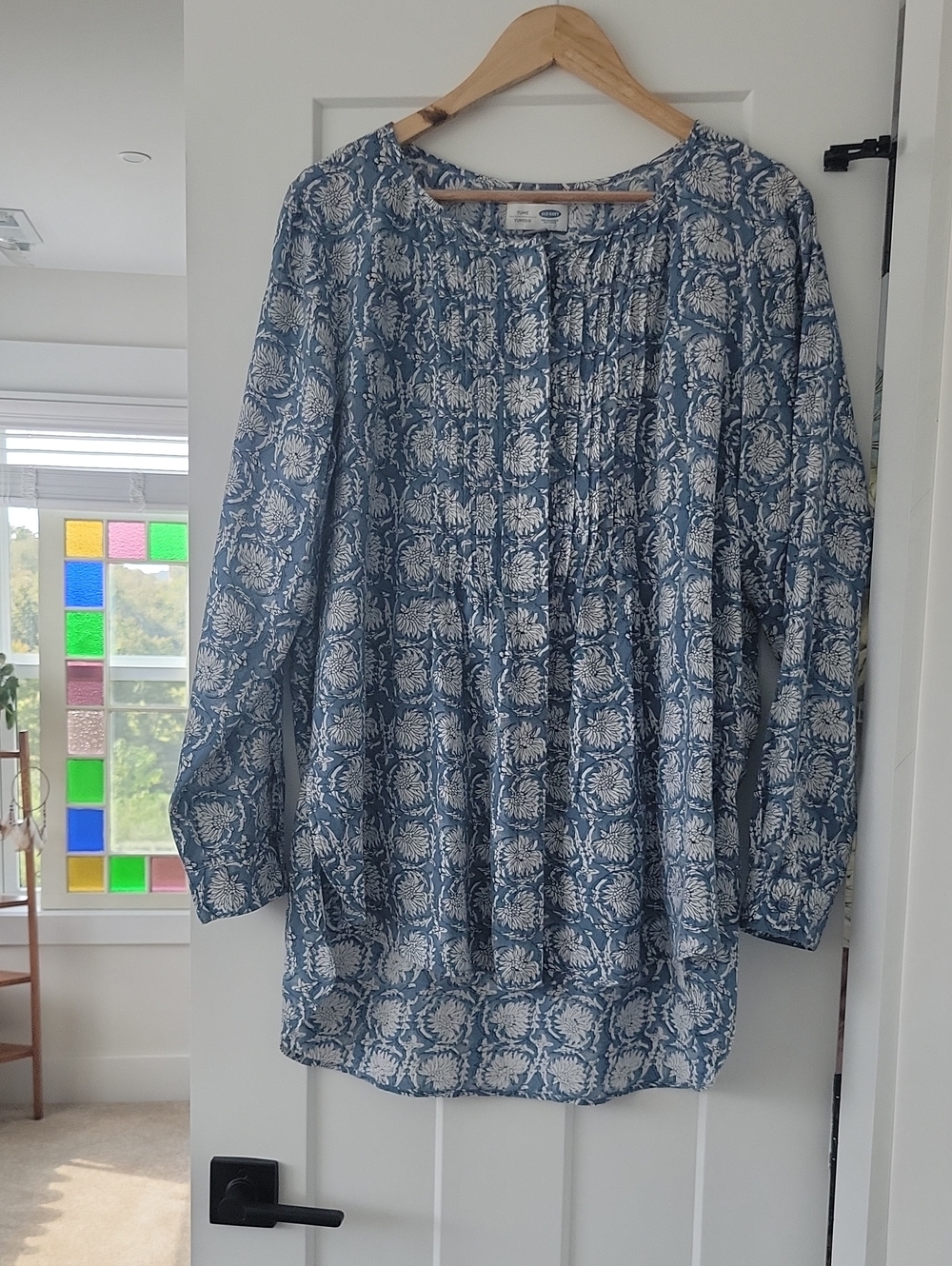Old Navy Blue and White Floral Cotton Pintuck Long Sleeve Tunic